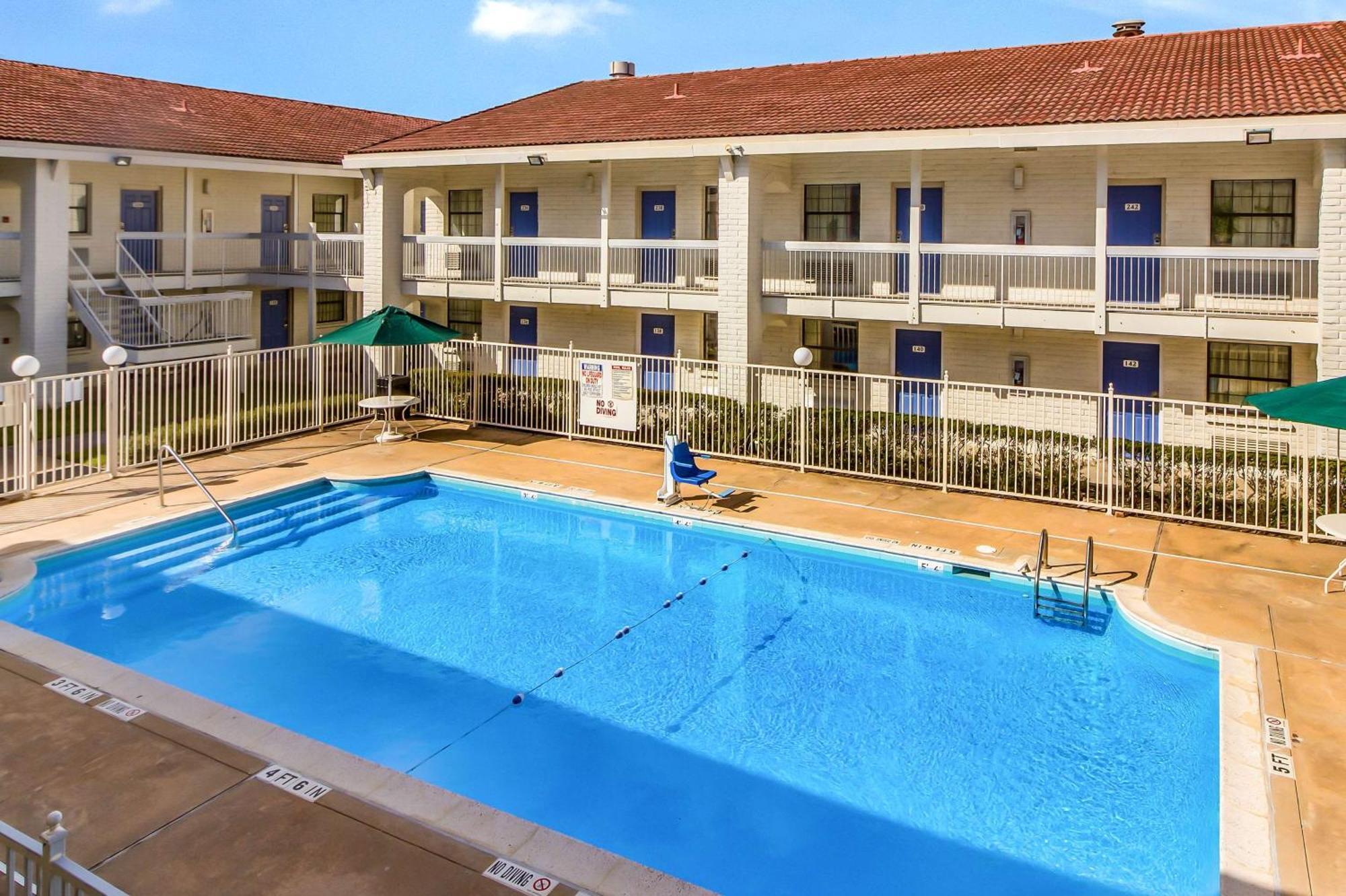 Motel 6-Baytown, Tx - Garth Rd Exterior photo